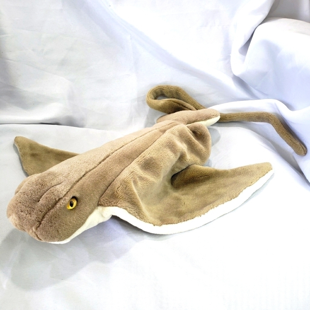 Wildlife Artists Stingray Beige Cream Plush Toy 16 Inch 1999 Realistic
